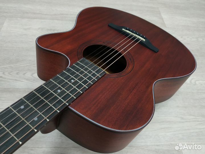 Акустическая гитара