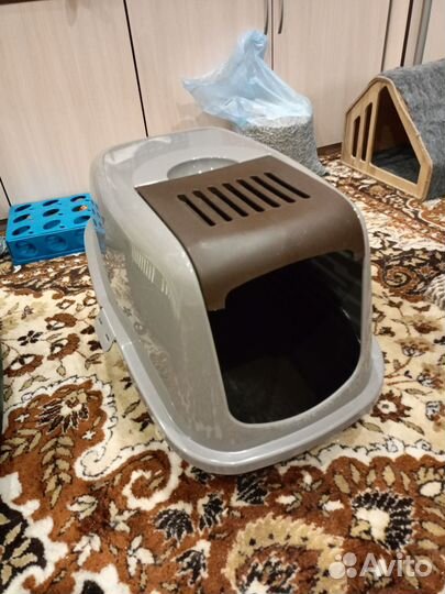 Закрытый лоток для кошек