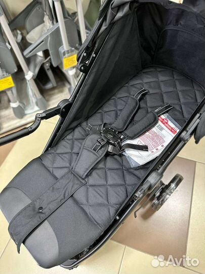 Новая прогулочная коляска Carrello Bravo 23