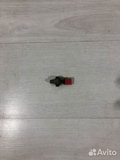 Датчик давления масла LADA xray 1.6 мт