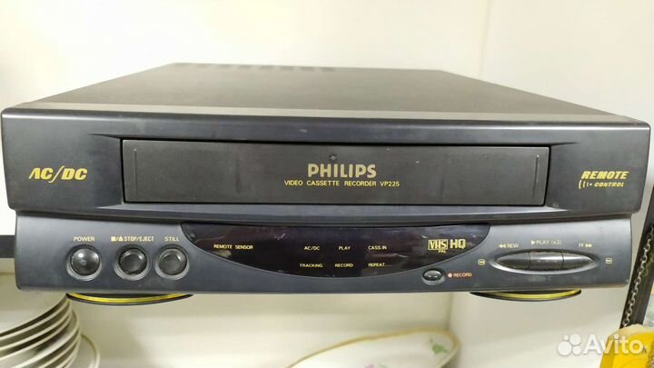 Видеомагнитофоны Philips и Daewoo