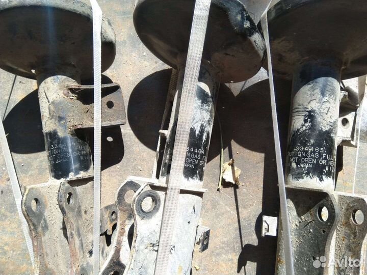 Стойки передние Сузуки гранд Витара 3