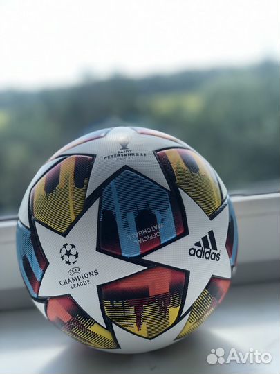 Футбольный мяч лиги чемпионов