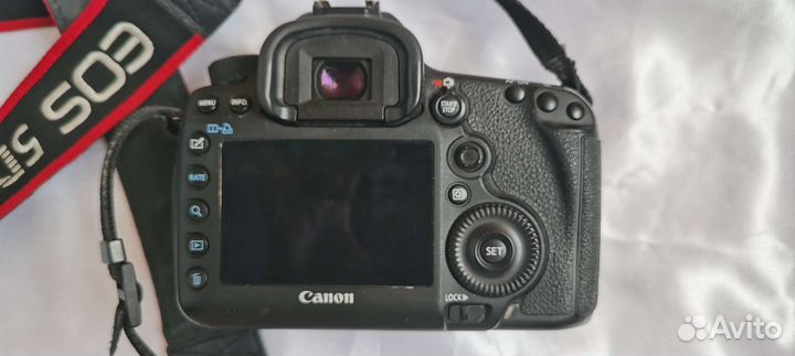 Зеркальный фотоаппарат Canon 5D mark iii body