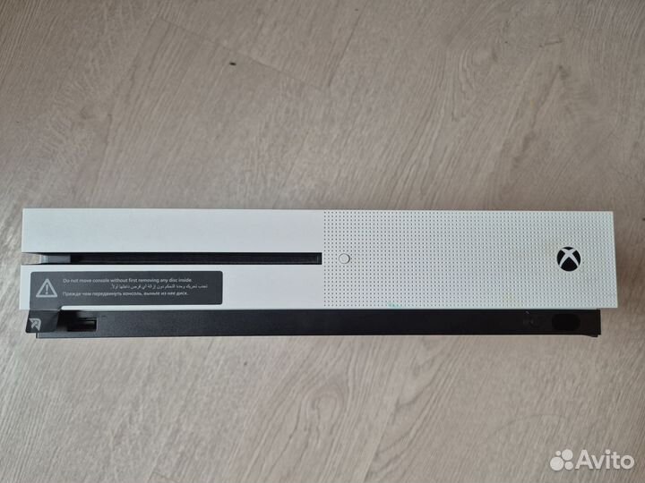 Приставка Xbox One s 1tb