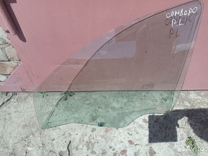 Переднее левое стекло Renault Sandero