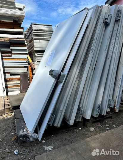 Холодильная дверь