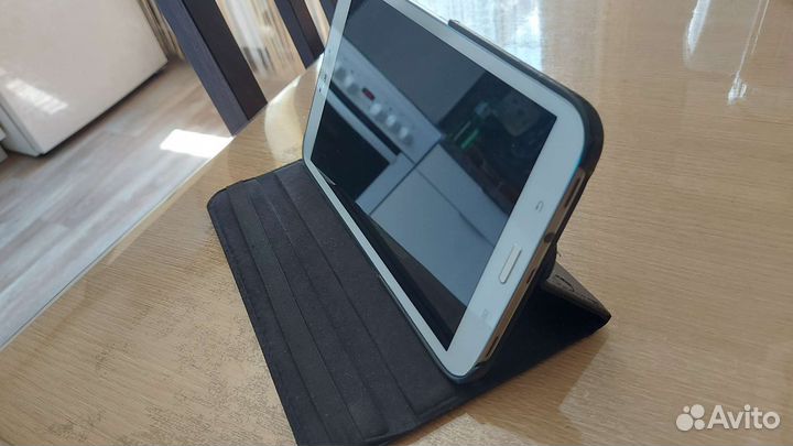 Планшет Samsung Galaxy Tab 3 8.0 SM-T310 16Gb