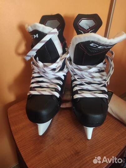 Коньки новые CCM FT470 38,5р