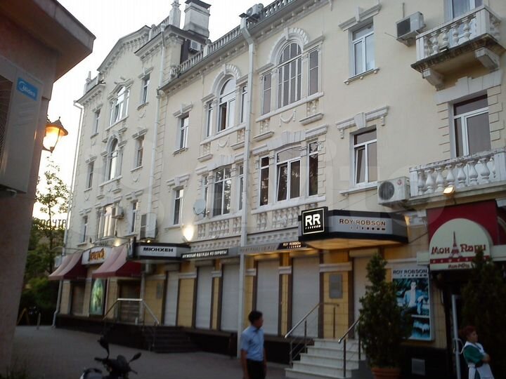 3-к. квартира, 70 м², 2/4 эт.