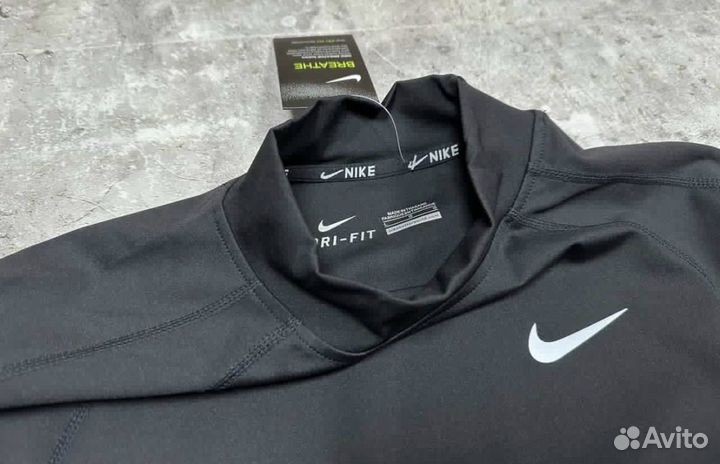 Рашгард Nike с воротом