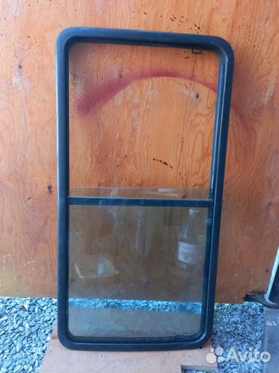 Боковое стекло на м/а ниссан ванетте 93г