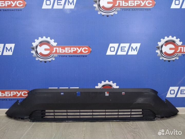 Решетка в бампер нижняя Toyota RAV4 5 ха50 2019