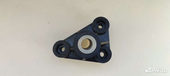 Втулки трапеции дворников Mitsubishi Carisma