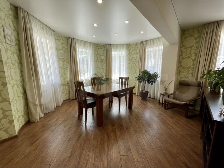 3-к. квартира, 150 м², 2/3 эт.