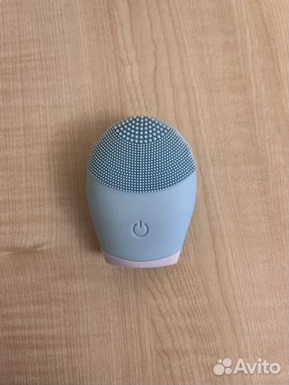 Силиконовая щетка для лица