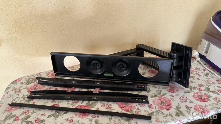 Кронштейн поворотный на стену Resonans