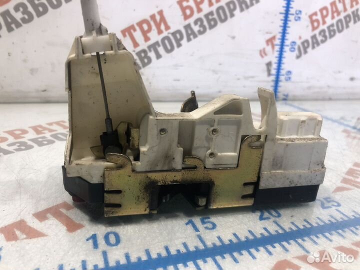 Пежо 307 Замок задней двери Прав