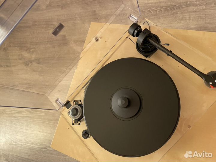 Виниловый проигрыватель Pro-Ject 2 acrylic