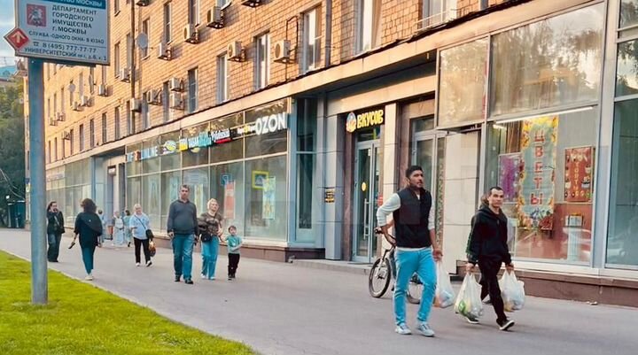 Сдам отделы в гастрономе 3м2, 6м2, 10м2, 18м2