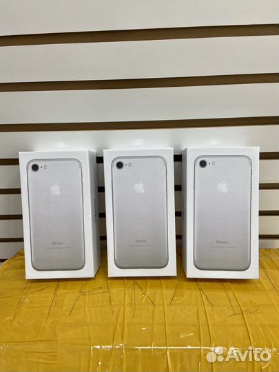 Коробка от iPhone 7