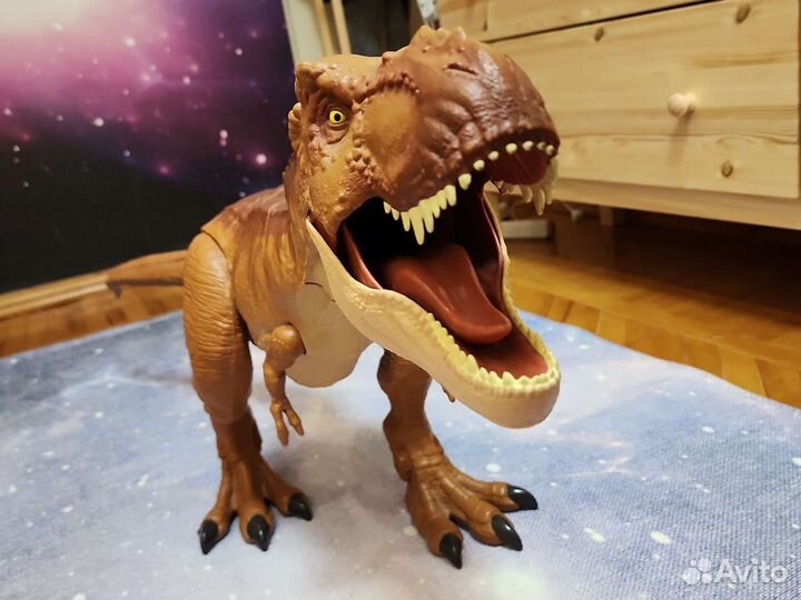 Гигантский тиранозавр Jurrassic World 2