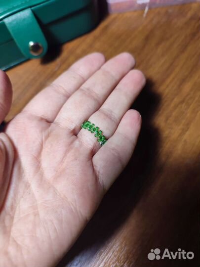 Кольцо из бисера с рамашкой