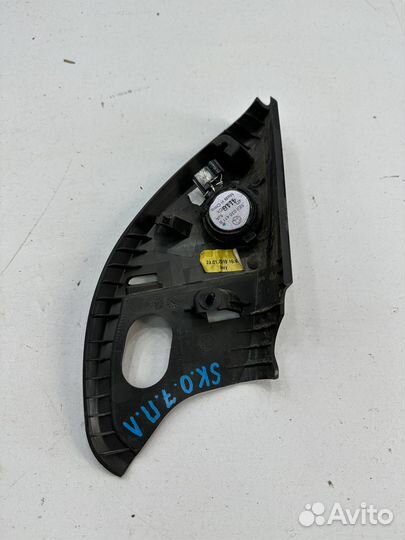 Skoda Octavia A7 заглушка зеркала с динамиком