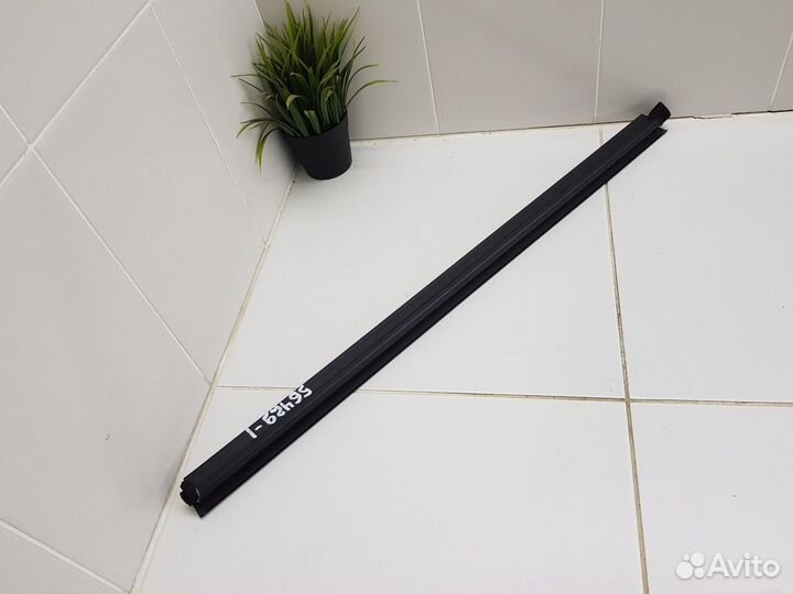 Уплотнитель стекла задний левый (Geely Coolray)