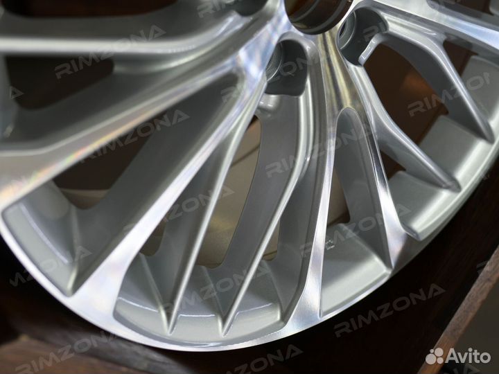 Литые диски Camry R18 на Toyota. Арт2266