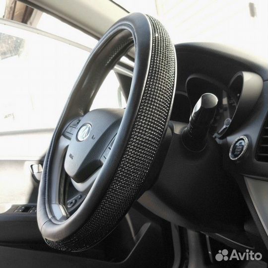 Оплетка на руль со стразами