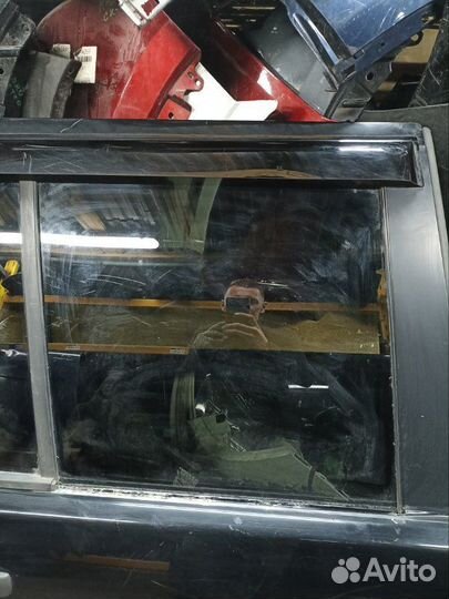 Стекло заднее правое Land Rover Discovery 2006