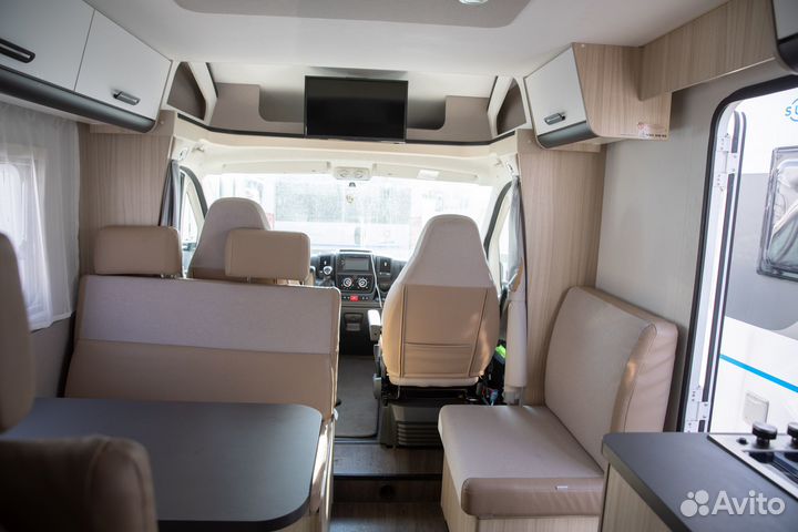 Полуинтегрированный Sun Living S70DF, 2023