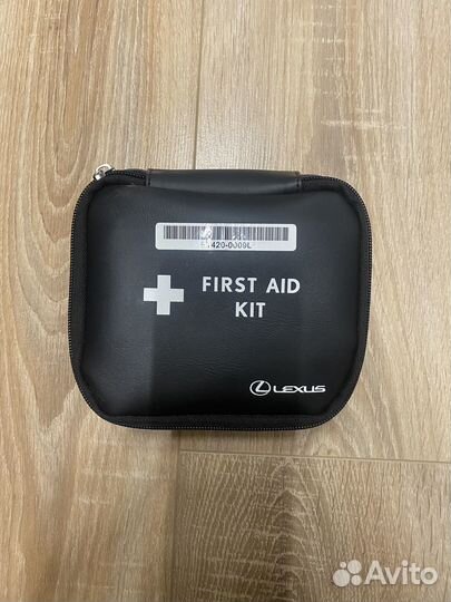 Оригинальная аптечка Lexus