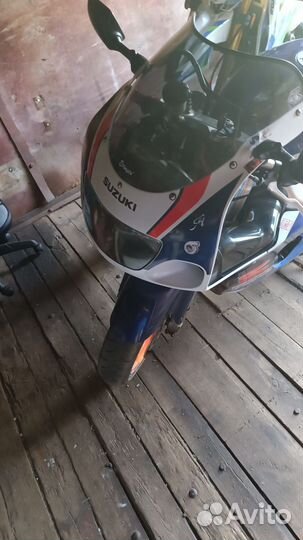 Suzuki gsx r srad 750