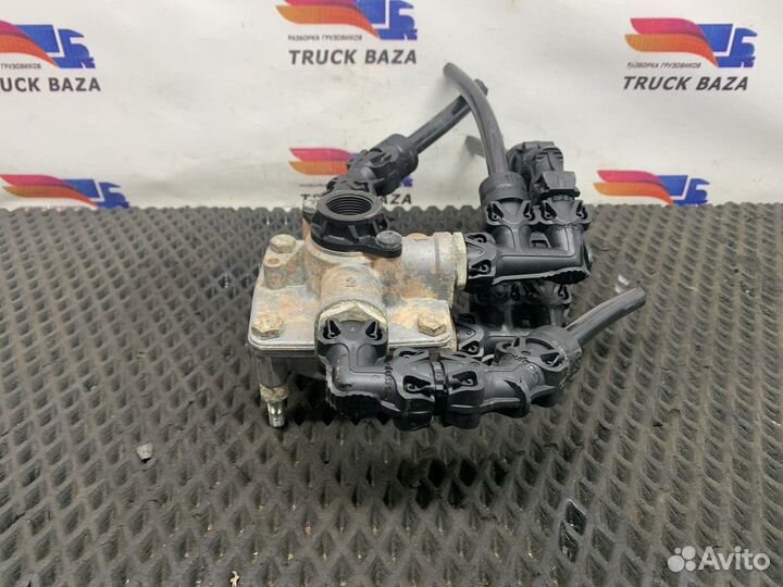 1313871 Клапан ускорительный