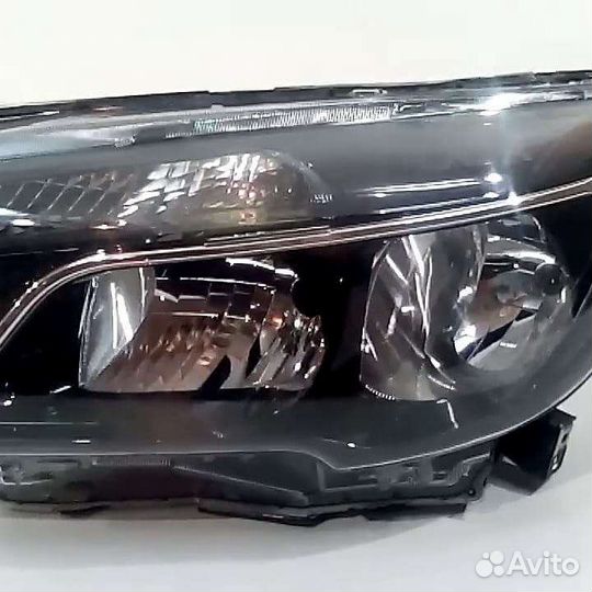 Передние Фары на Лада Веста