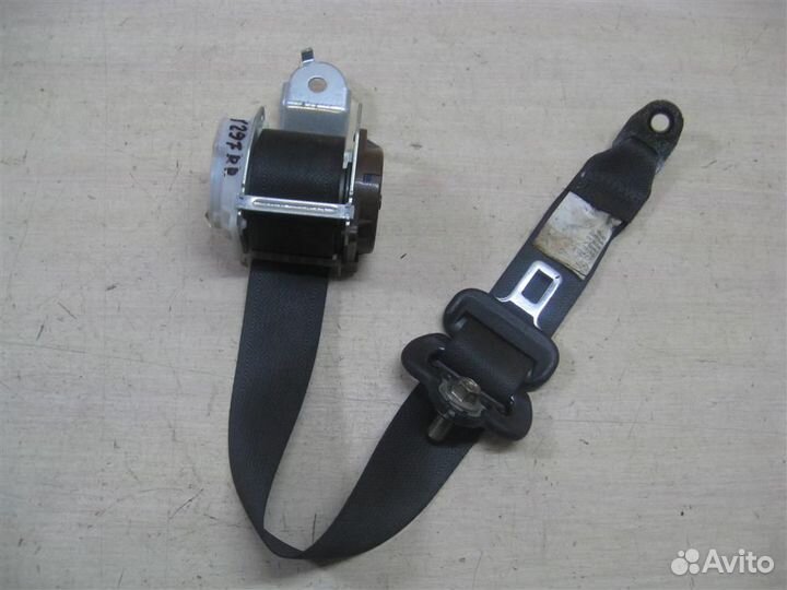 Ремень безопасности задний правый Subaru Legacy