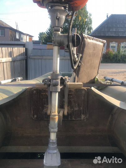 Лодка с мотором