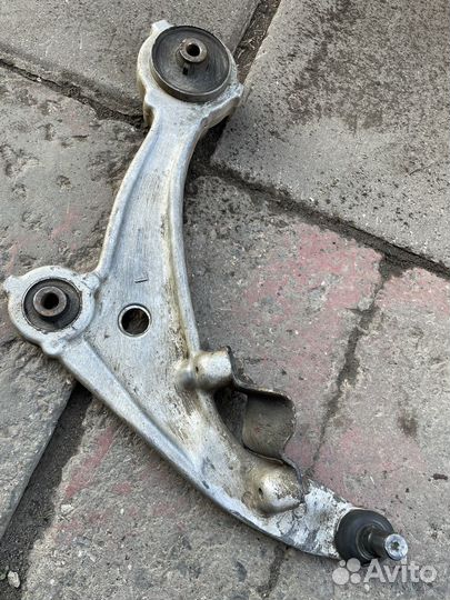Рычаг нижний левый ниссан тиана 2008 г