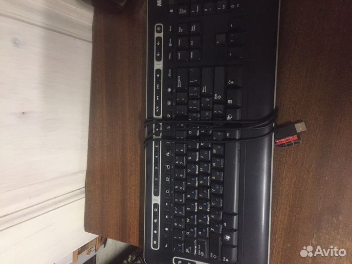 Монитор, клавиатура и мышка