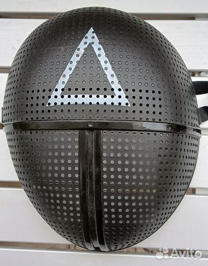 Маска карнавальная игра в кальмара охранник