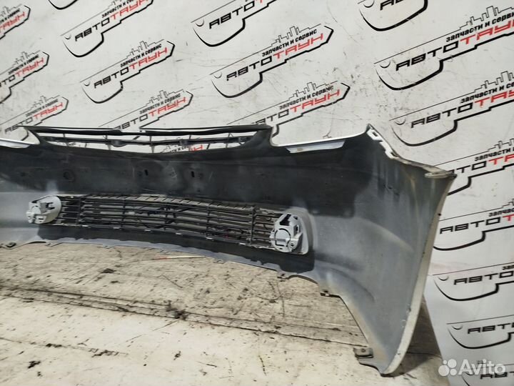 Бампер toyota prius NHW20 5211947050B0 передний белый, 040 NA7038