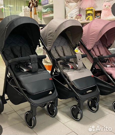 Прогулочная коляска новая