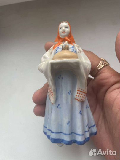 Фарфоровые статуэтки