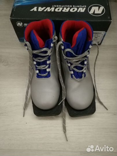 Лыжные ботинки