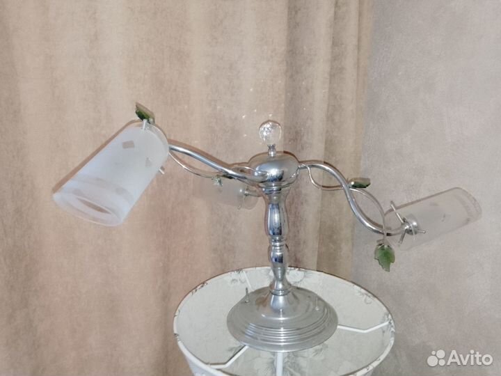 Люстра с 3 плафонами