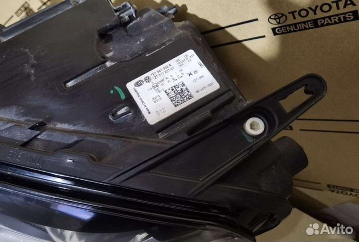 Фара левая Volkswagen Touareg 2 2014-2018