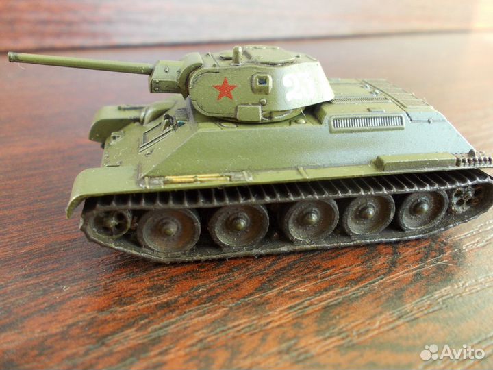Модель танка т 34-76 в масштабе 1/100