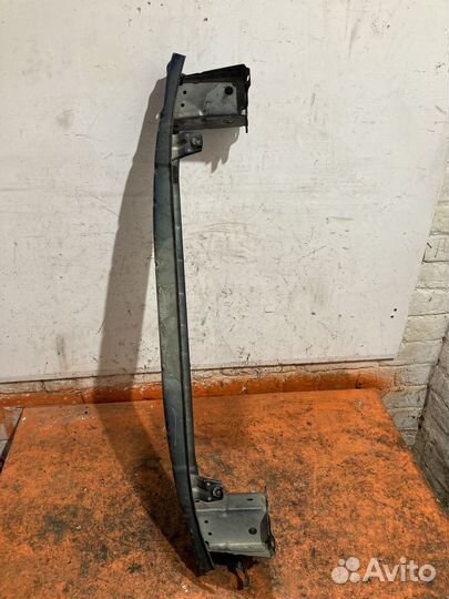 Усилитель переднего бампера Suzuki Grand Vitara